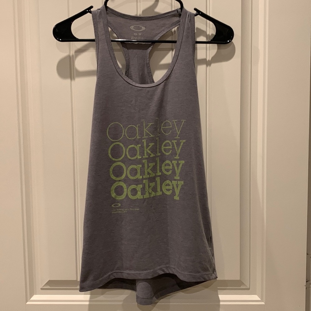 XS Oakley tank top